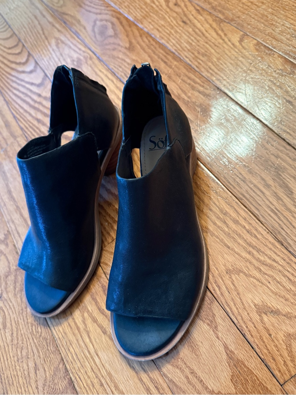 Sofft Carleigh Ankle Bootie Women 8 Black Leather Peep Toe Zip